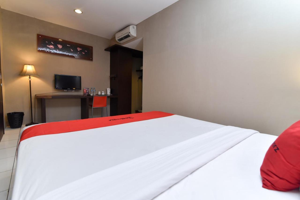 Reddoorz Plus @ Raya Legian Esterno foto