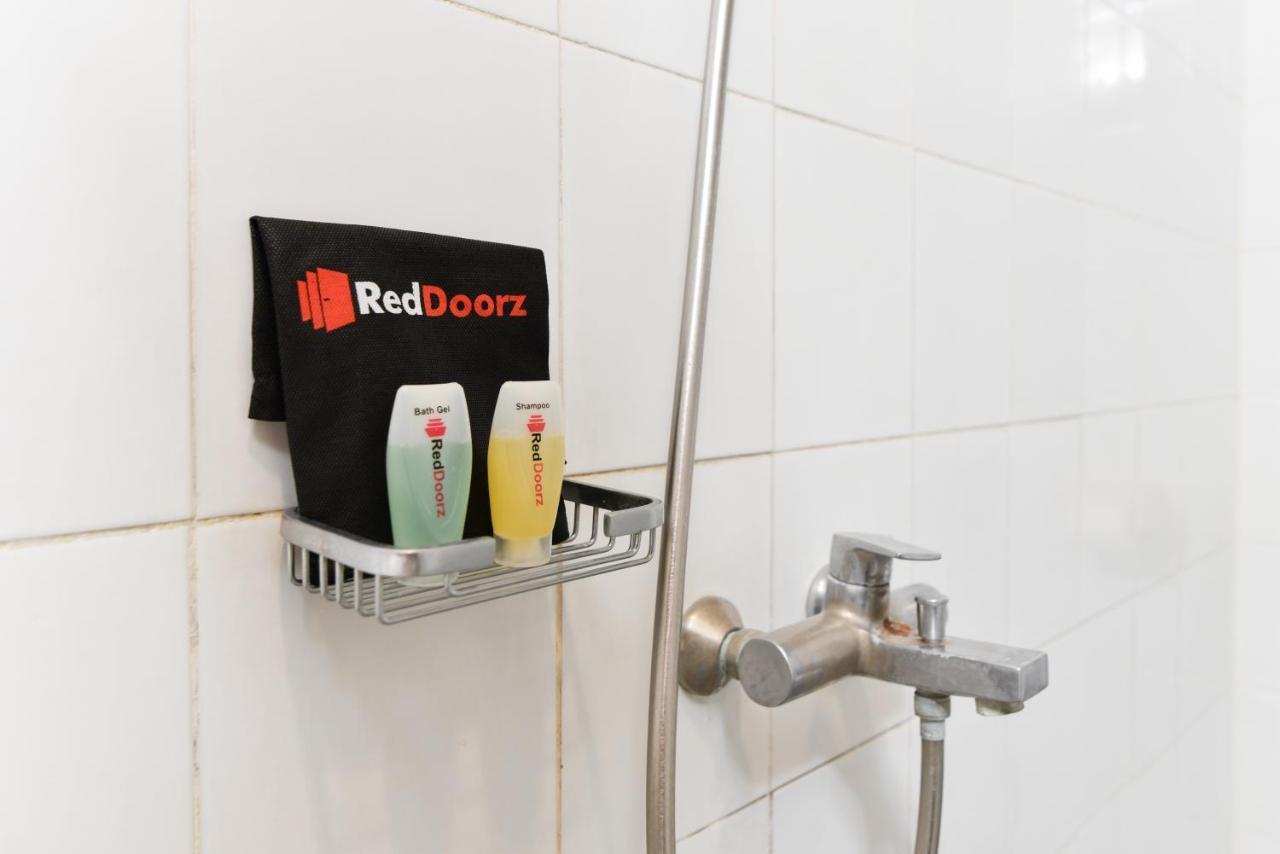 Reddoorz Plus @ Raya Legian Esterno foto