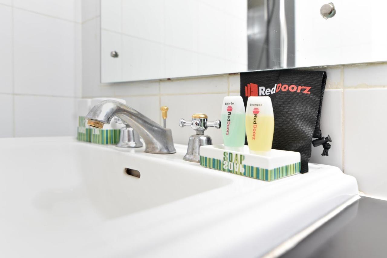 Reddoorz Plus @ Raya Legian Esterno foto